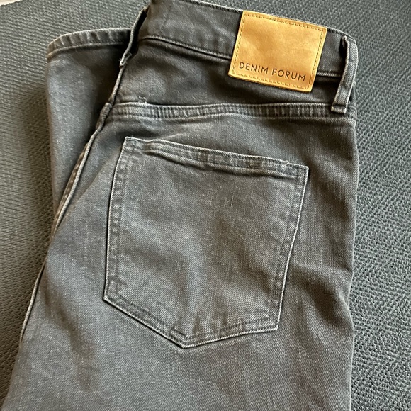 Aritzia Denim Forum The Yoko High Rise Slim Jeans 28L - Picture 2 of 5